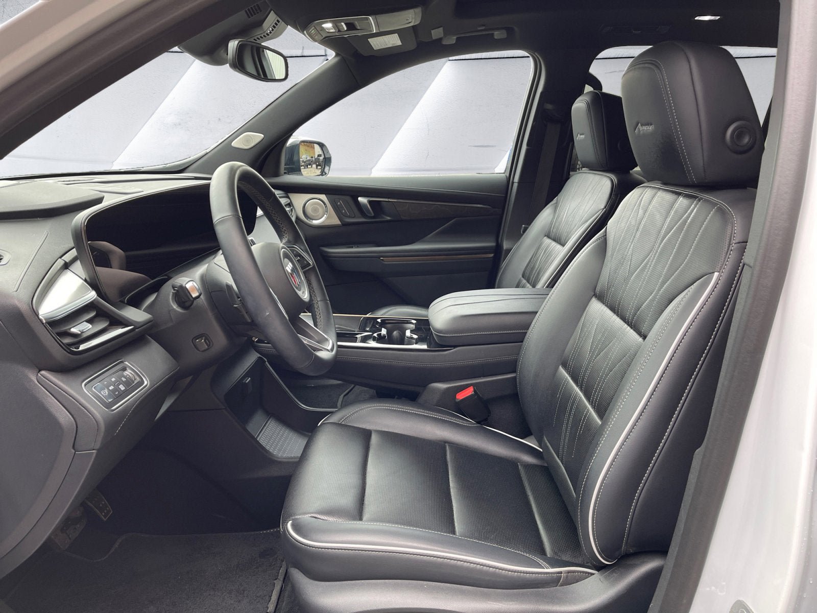 Certified 2025 Buick Enclave Avenir AWD/4WD image 10