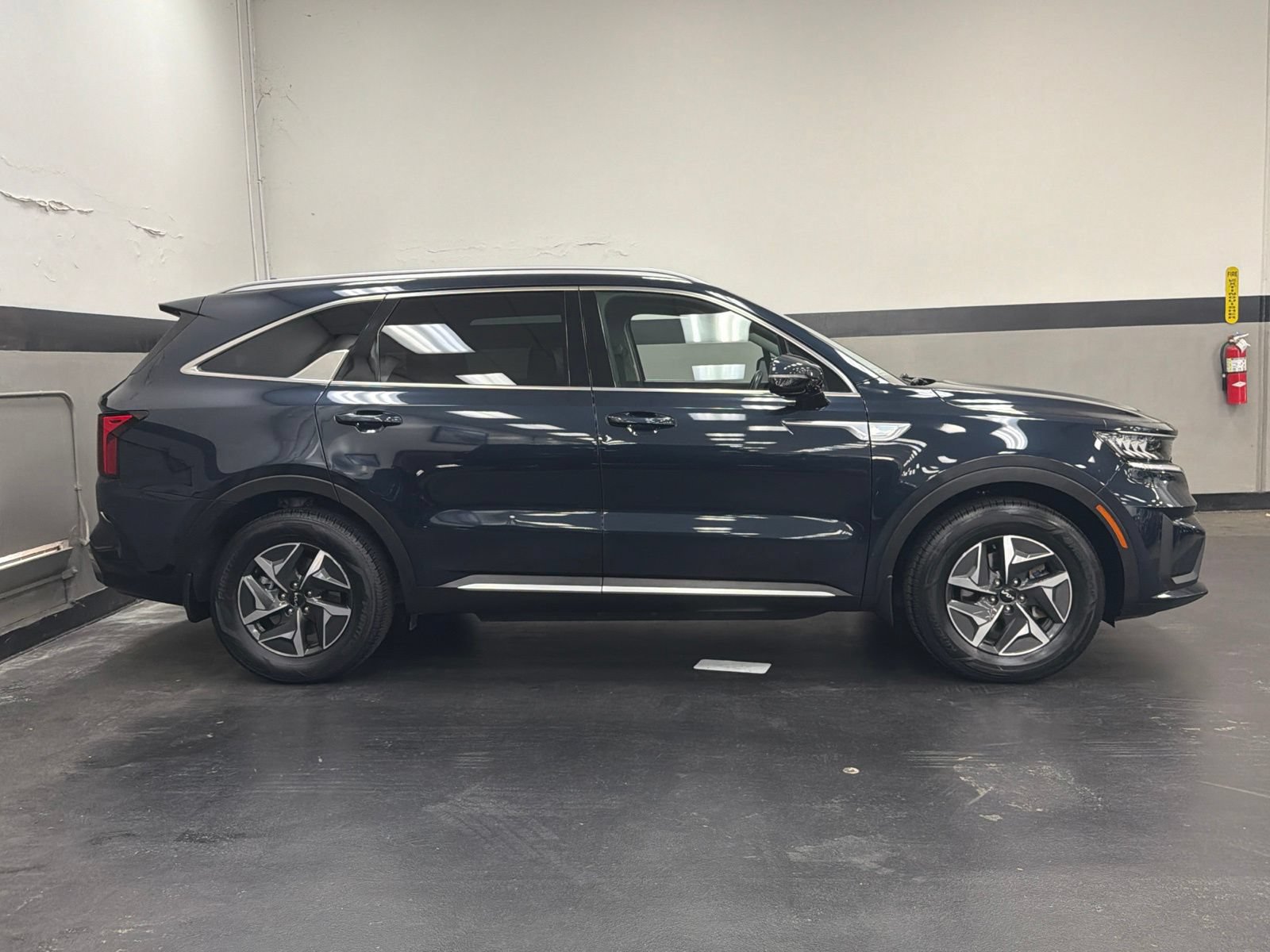 Used 2022 Kia Sorento S FWD image 3