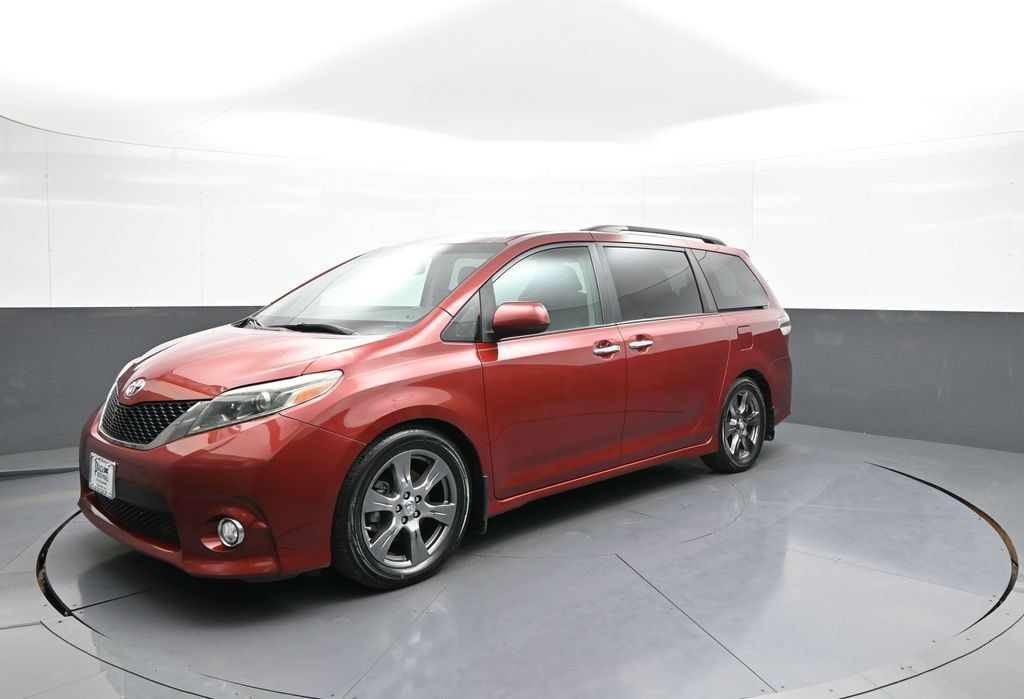 Used 2017 Toyota Sienna SE FWD image 10