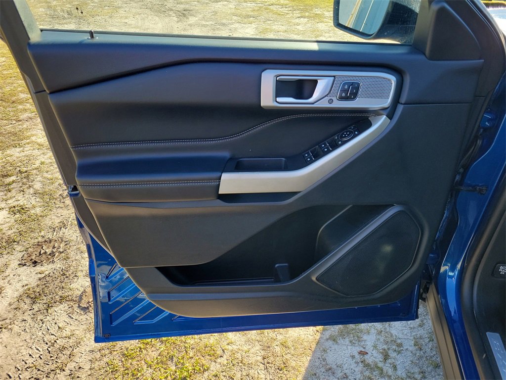 Used 2023 Ford Explorer Limited w/ Equipment Group 301A image 12