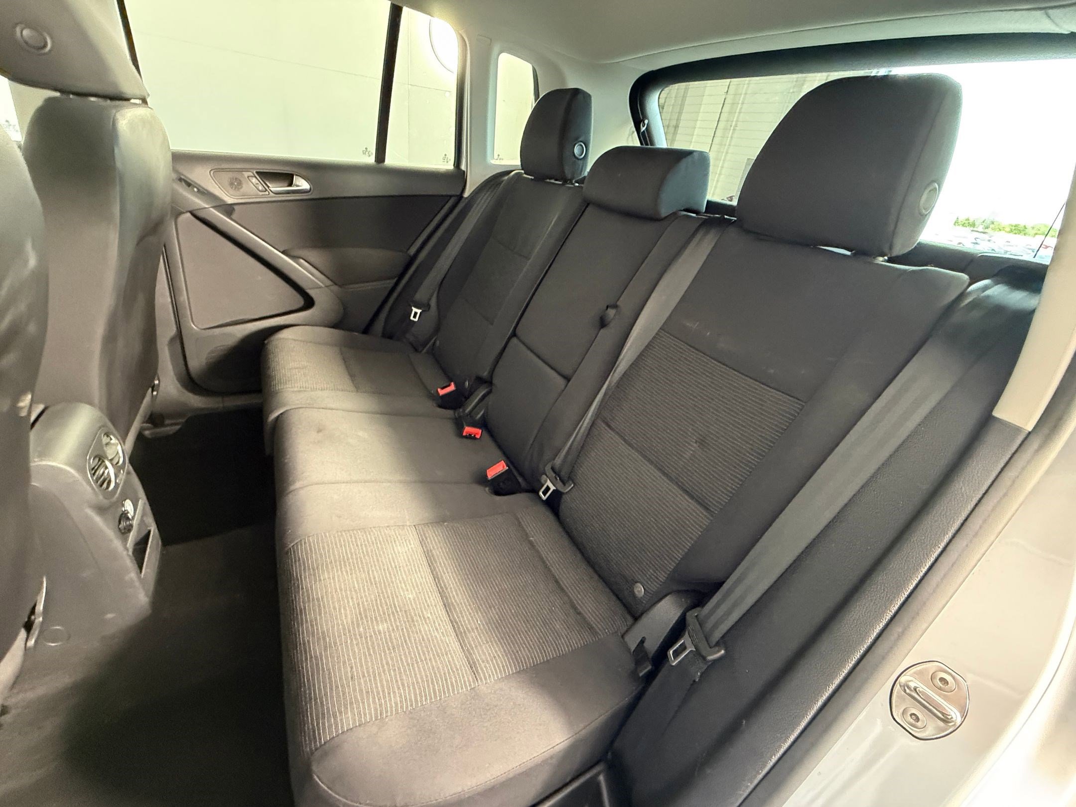 Used 2014 Volkswagen Tiguan S image 14