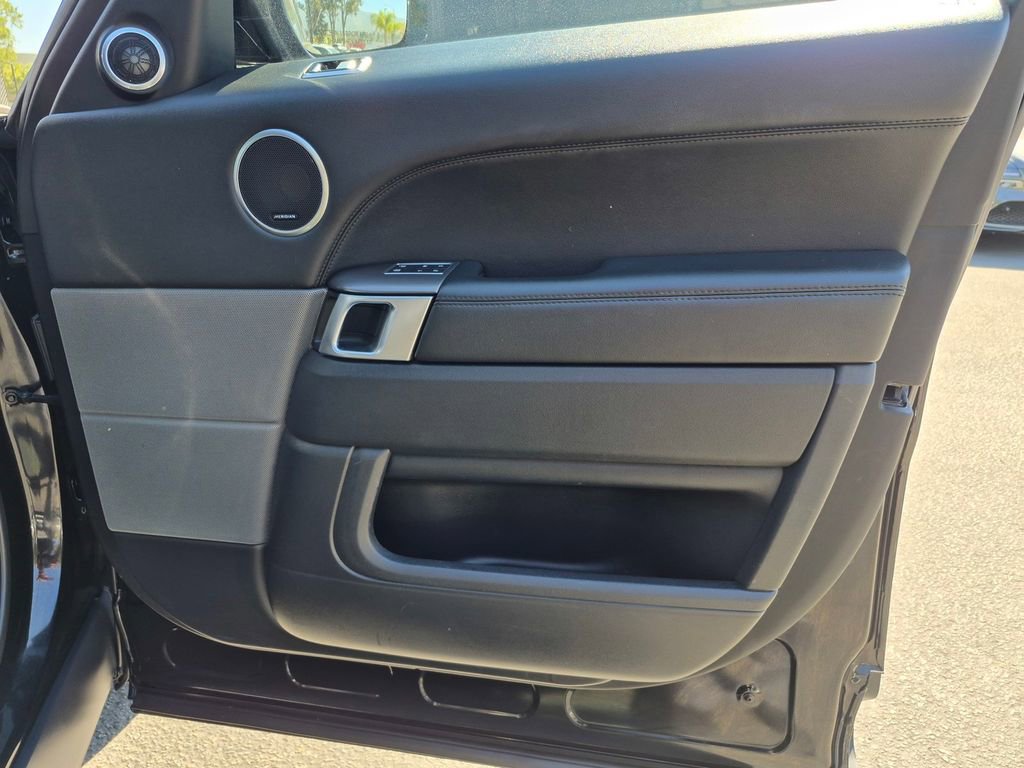 Used 2021 Land Rover Range Rover Sport SE image 35