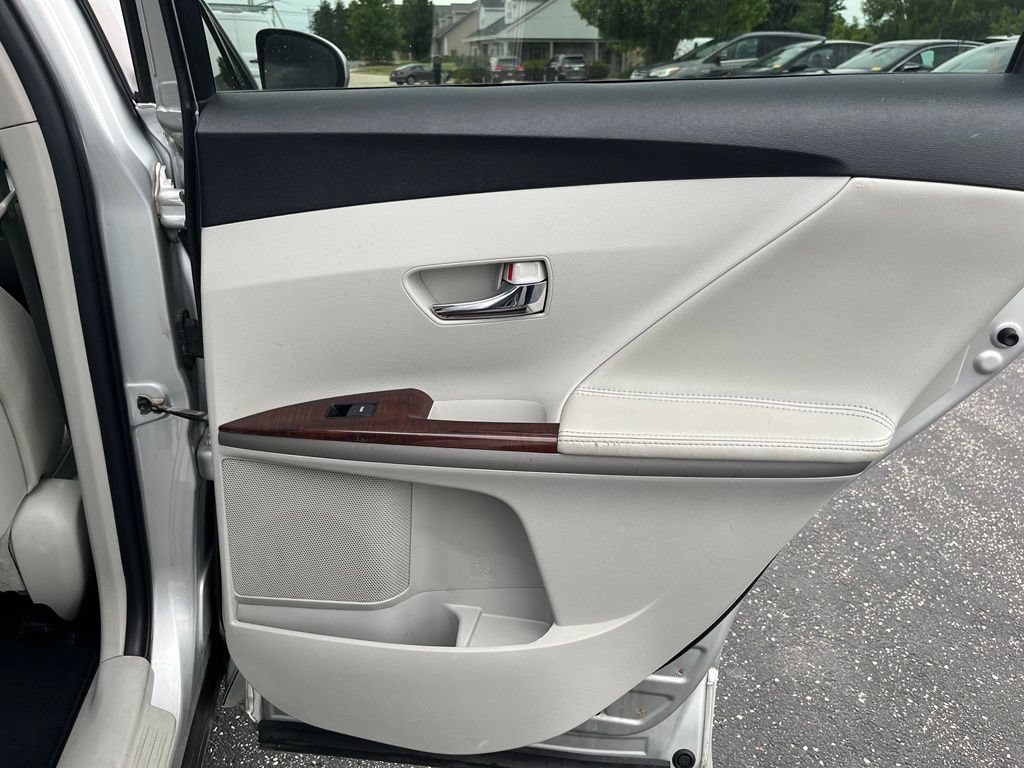 Used 2009 Toyota Venza AWD image 25