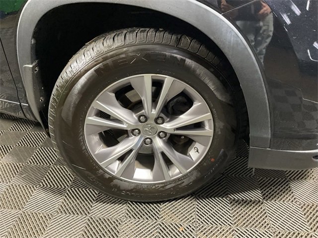 Used 2015 Toyota Highlander XLE image 33