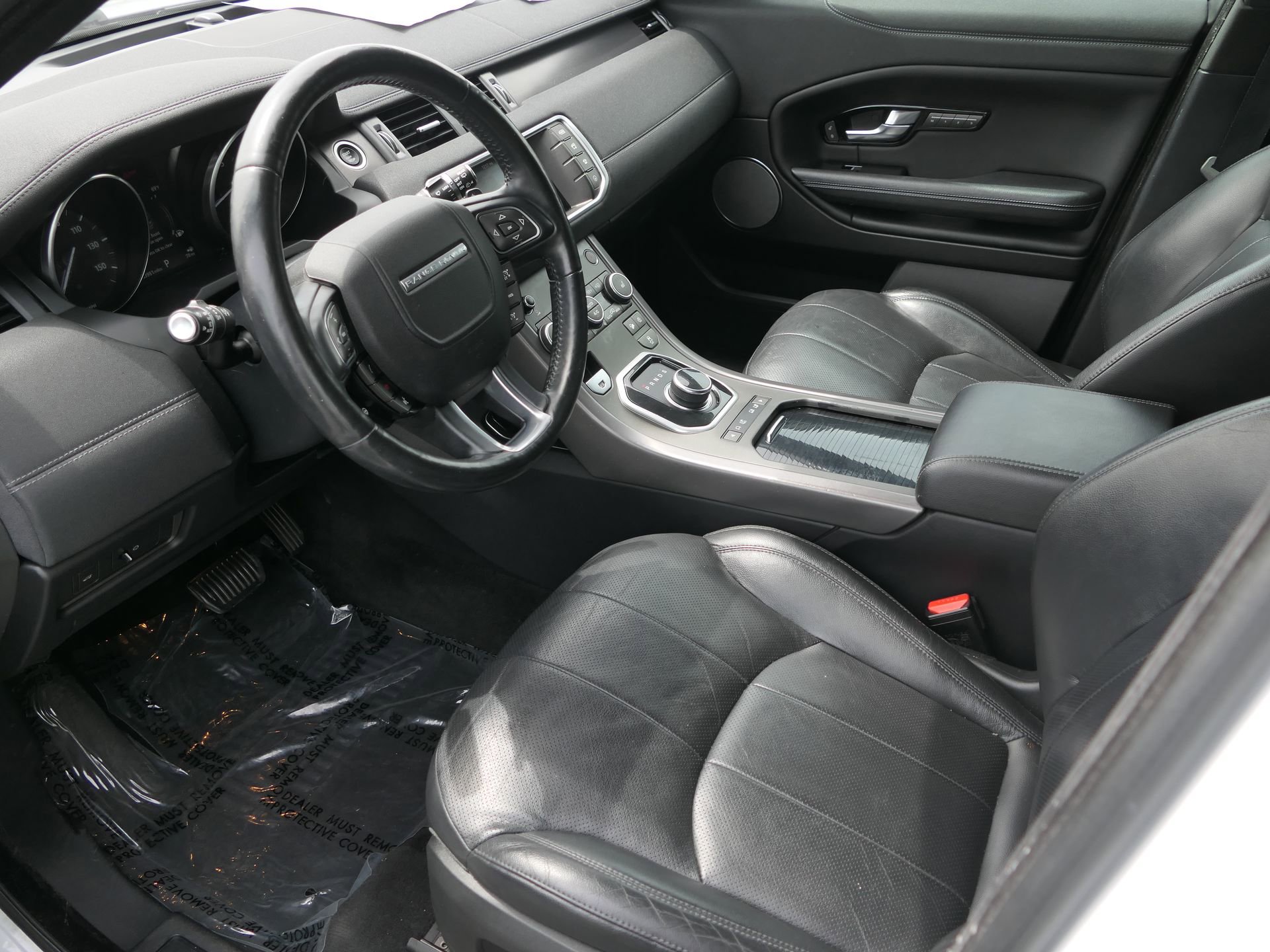 Used 2018 Land Rover Range Rover Evoque Landmark Edition image 12