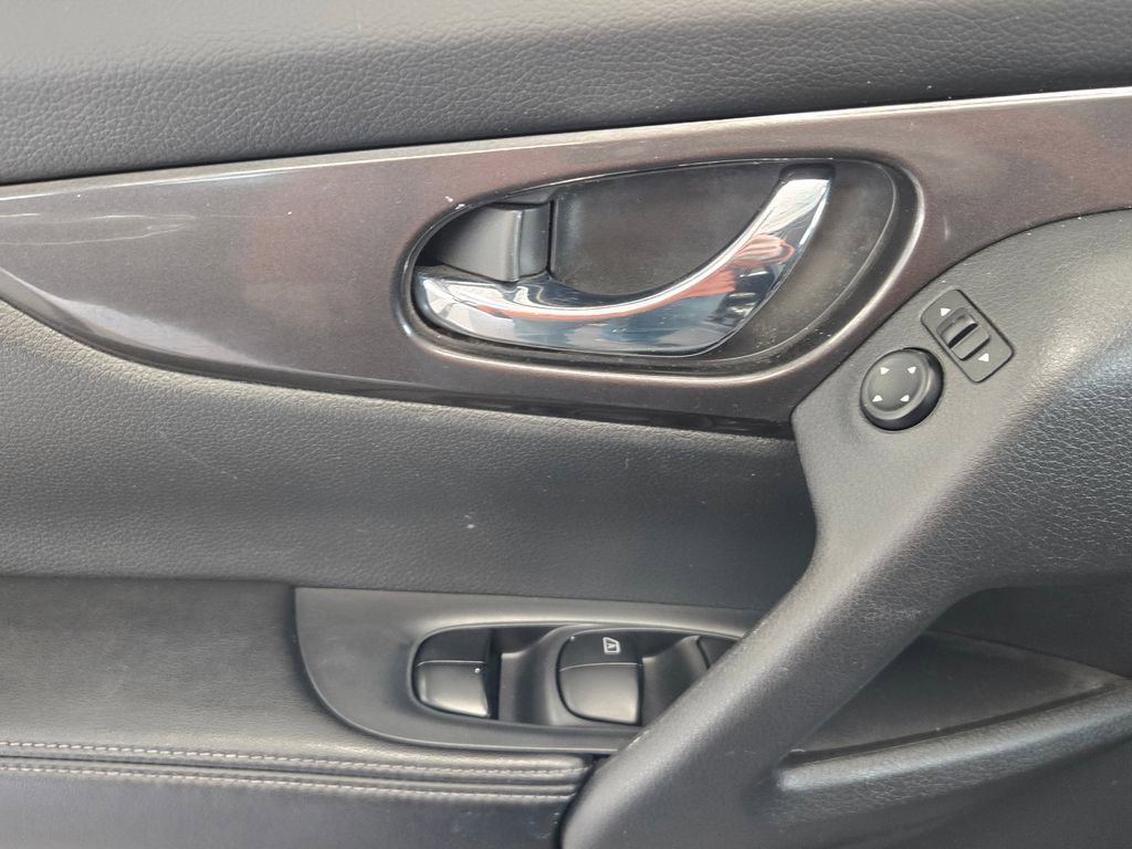 Used 2019 Nissan Rogue SV AWD/4WD image 22