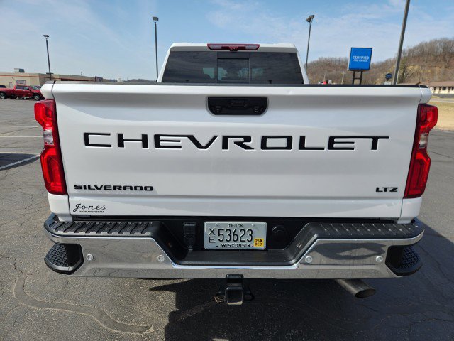 Used 2024 Chevrolet Silverado 3500 LTZ w/ LTZ Premium Package image 4