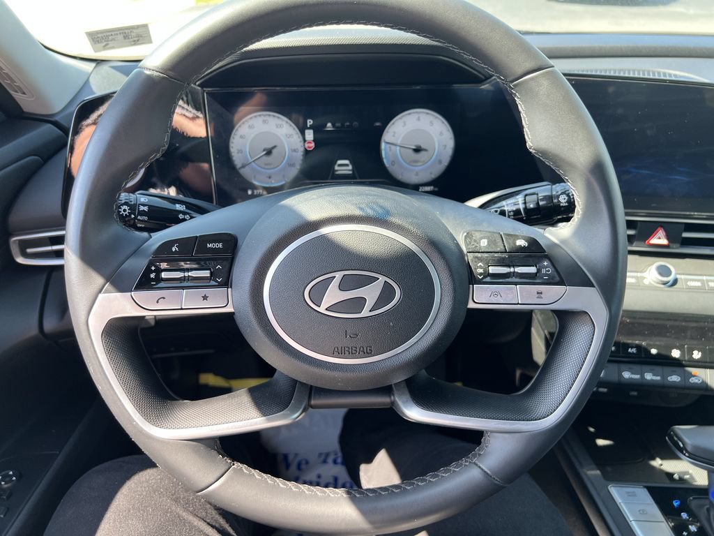 Used 2025 Hyundai Elantra SEL FWD image 10