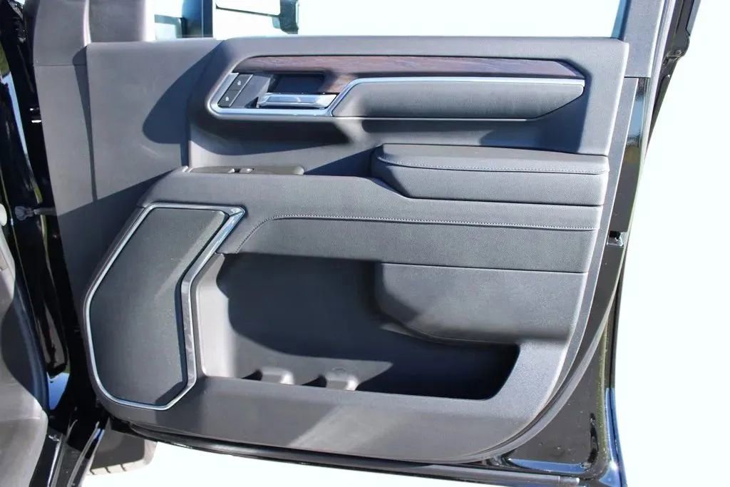 New 2026 GMC Sierra 3500 SLT image 19