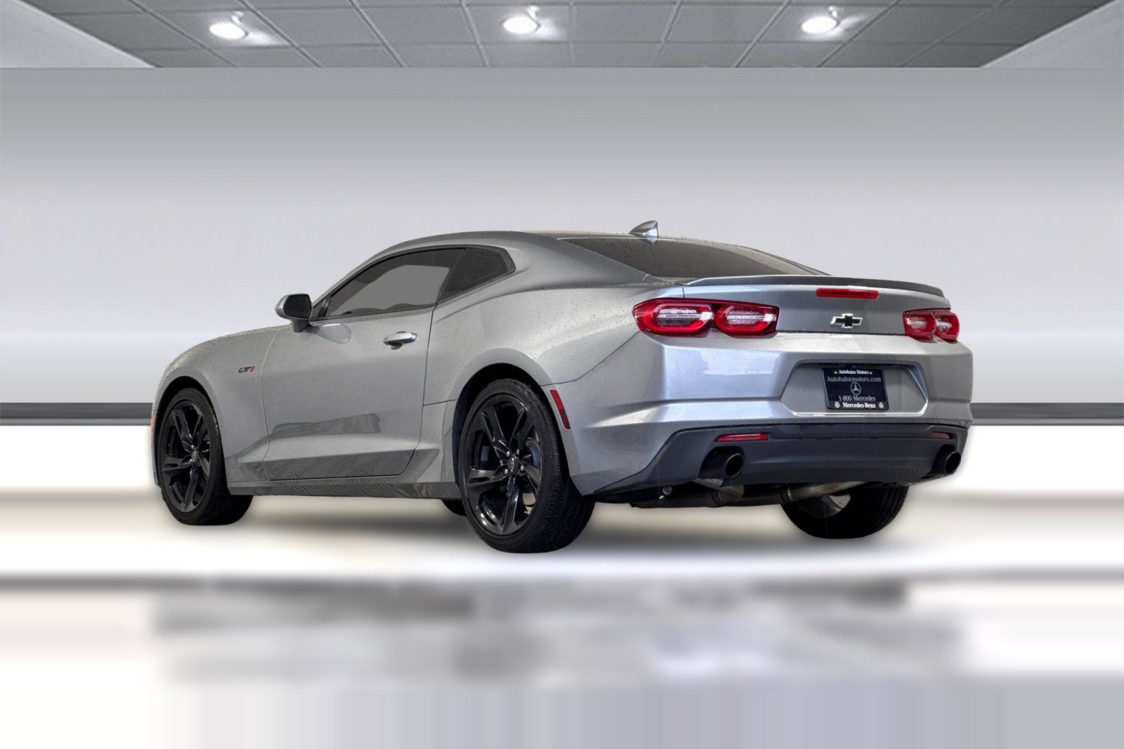 Used 2023 Chevrolet Camaro LT RWD image 3