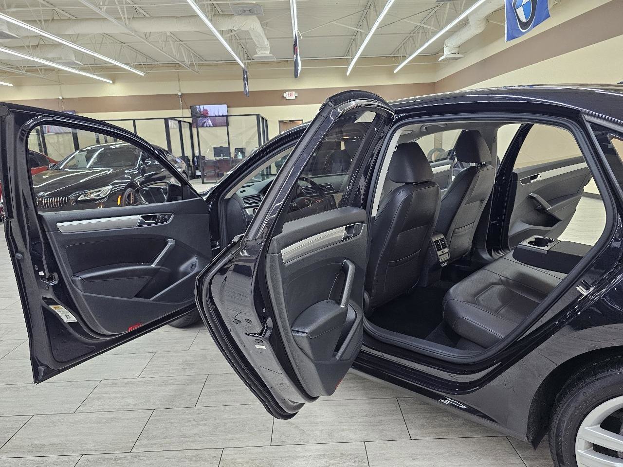 Used 2019 Volkswagen Passat Wolfsburg Edition FWD image 15