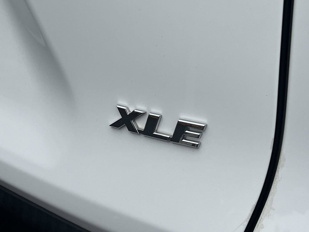 Used 2024 Toyota RAV4 XLE w/ Convenience Package FWD image 10