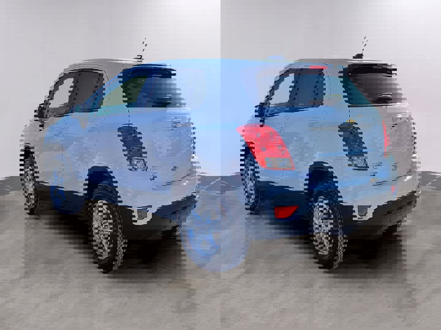 Certified 2022 Chevrolet Trax LS w/ Tint and Cruise Package image 6