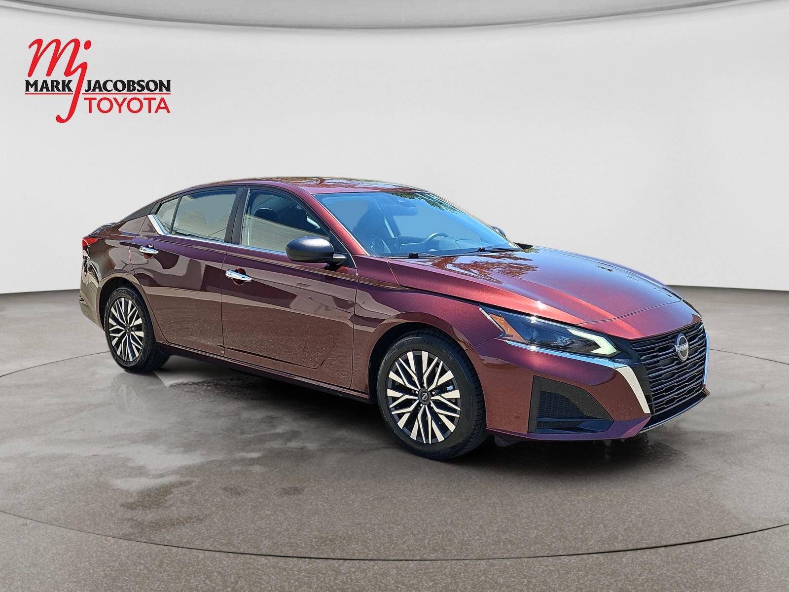 Used 2025 Nissan Altima 2.5 SV FWD image 3