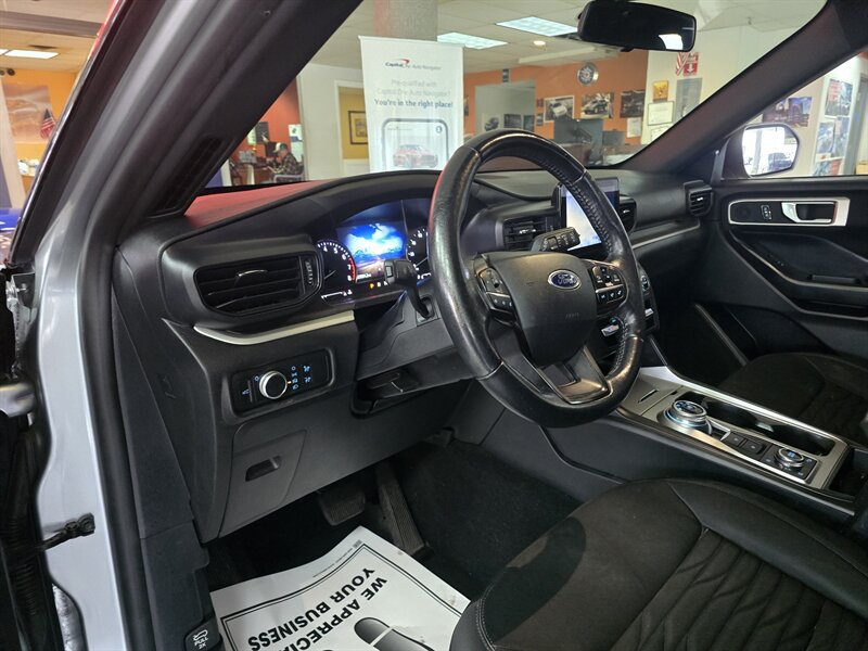 Used 2020 Ford Explorer XLT AWD/4WD image 8