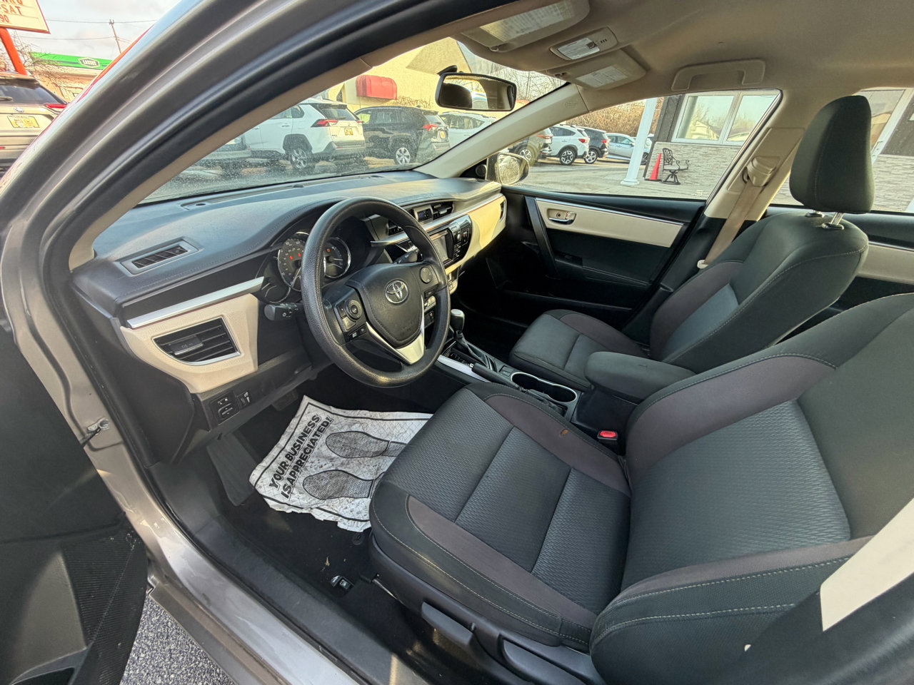 Used 2015 Toyota Corolla LE Premium image 9