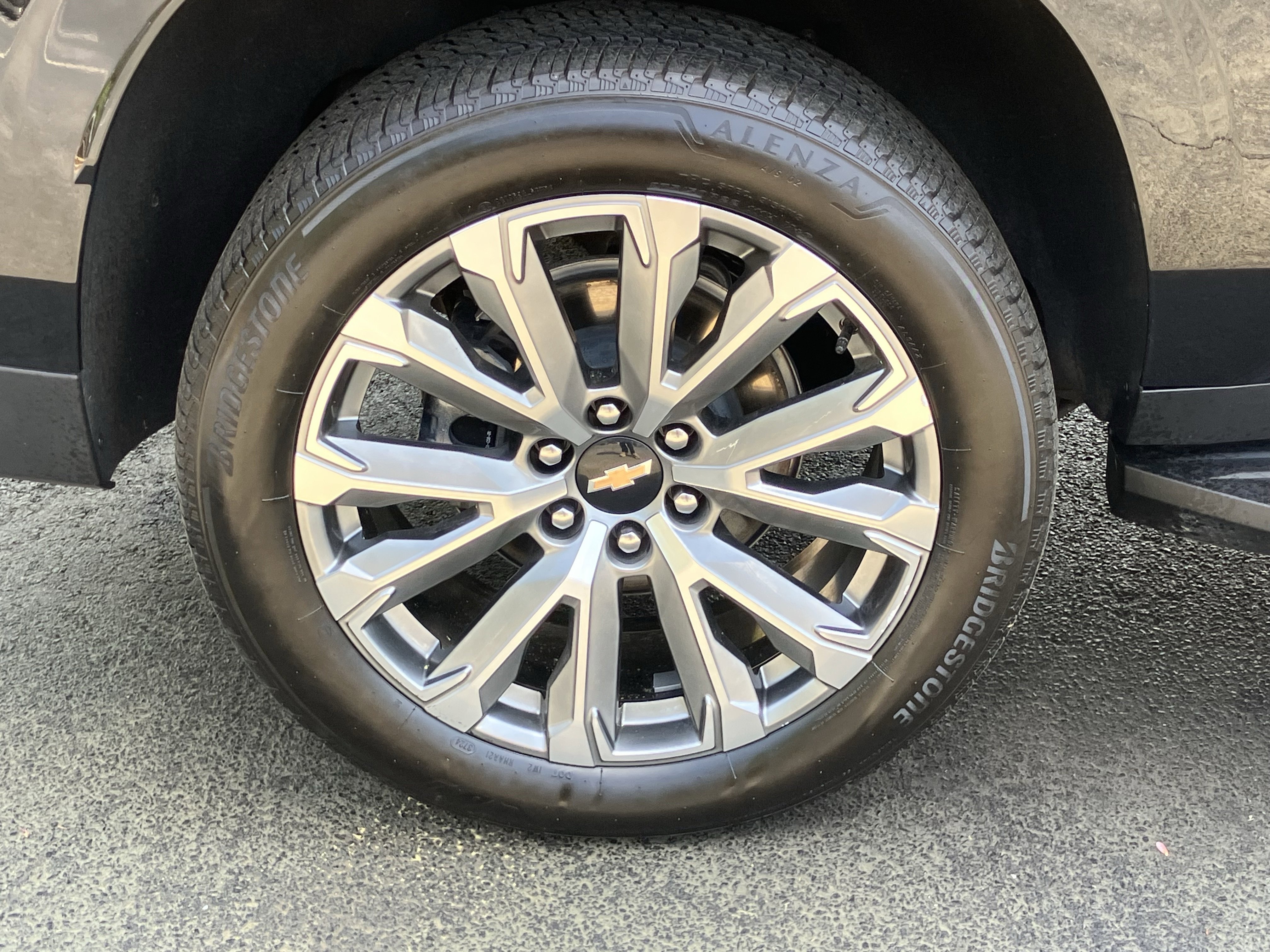 Used 2025 Chevrolet Suburban High Country w/ Sun And Tow Package image 13