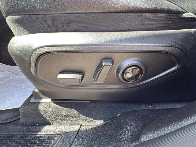 Used 2023 Jeep Grand Cherokee Limited w/ Luxury Tech Group II image 15