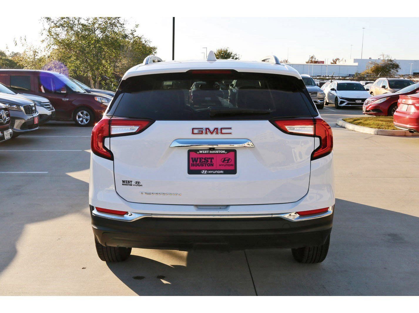 Used 2024 GMC Terrain SLT image 5