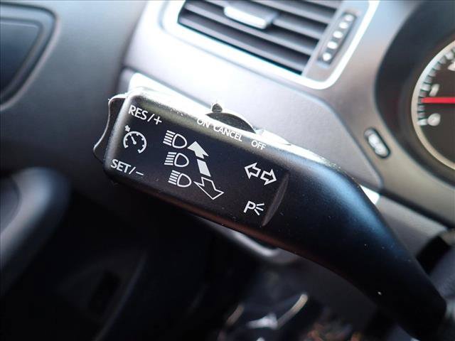 Used 2013 Volkswagen Jetta SE FWD image 19