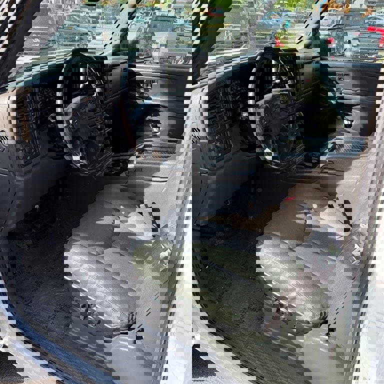 Used 2005 Chevrolet Silverado 3500 LT w/ Heavy-Duty Power Package image 2