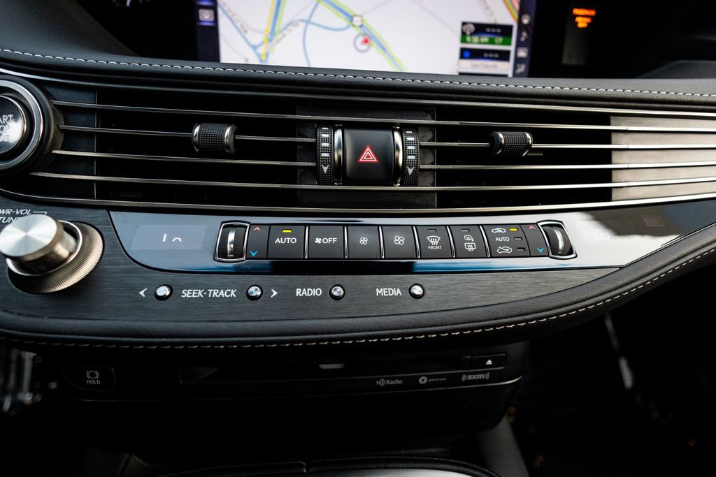Used 2018 Lexus LS 500 F Sport w/ Accessory Package (Z2) RWD image 32