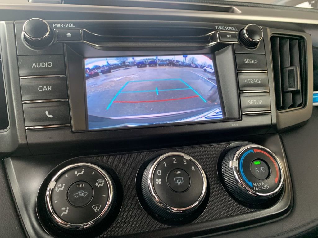 Used 2016 Toyota RAV4 LE image 19