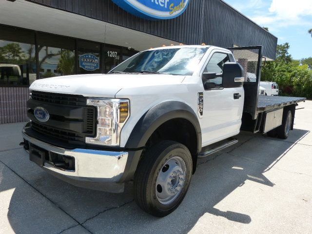 Used 2018 Ford F550 2WD Regular Cab Super Duty image 2
