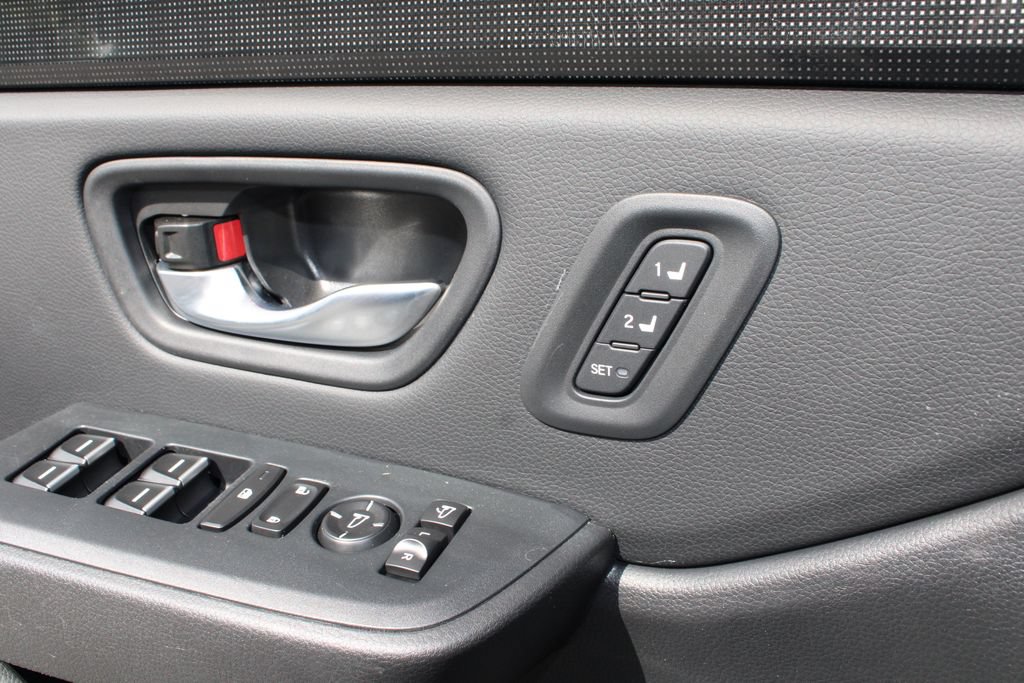 Certified 2025 Honda Pilot Black Edition image 32