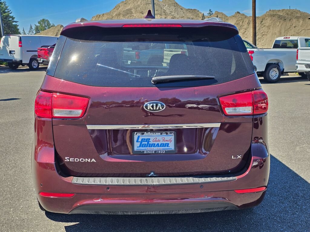 Used 2017 Kia Sedona LX w/ LX Essentials Premium Package FWD image 6