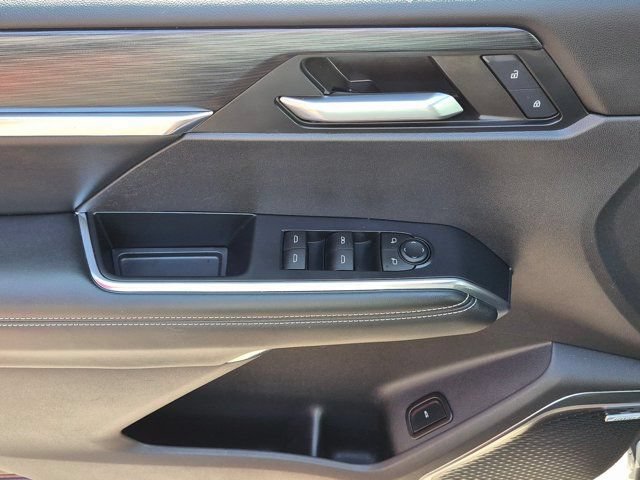 Used 2024 GMC Acadia Elevation FWD image 19