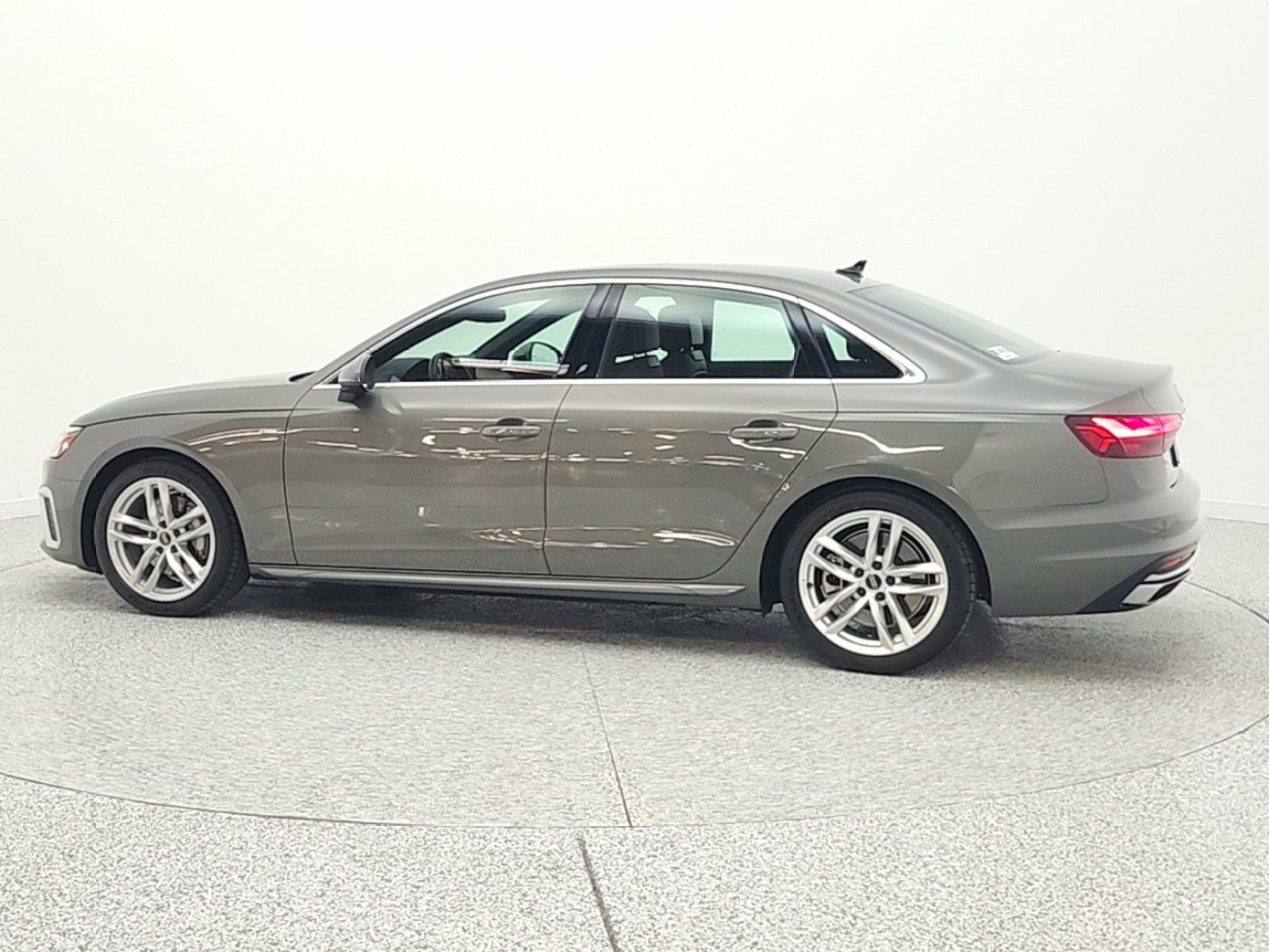 Used 2023 Audi A4 2.0T Premium Plus w/ Premium Plus Package AWD/4WD image 8