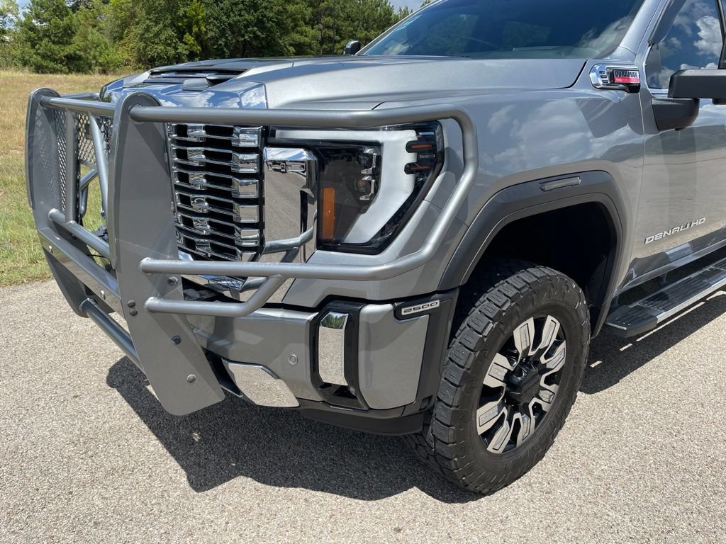 Used 2024 GMC Sierra 2500 Denali w/ Denali Reserve Package AWD/4WD image 11