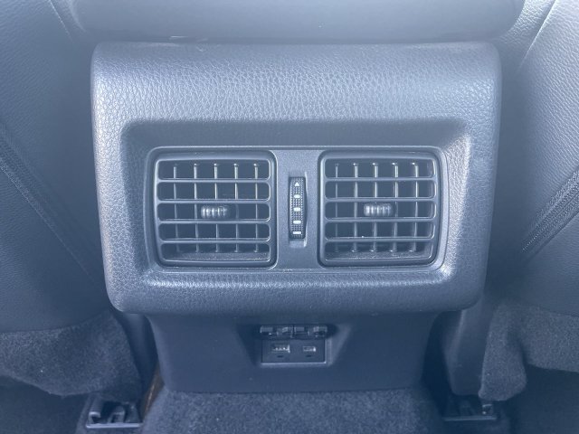 Used 2025 Toyota Camry SE FWD image 20