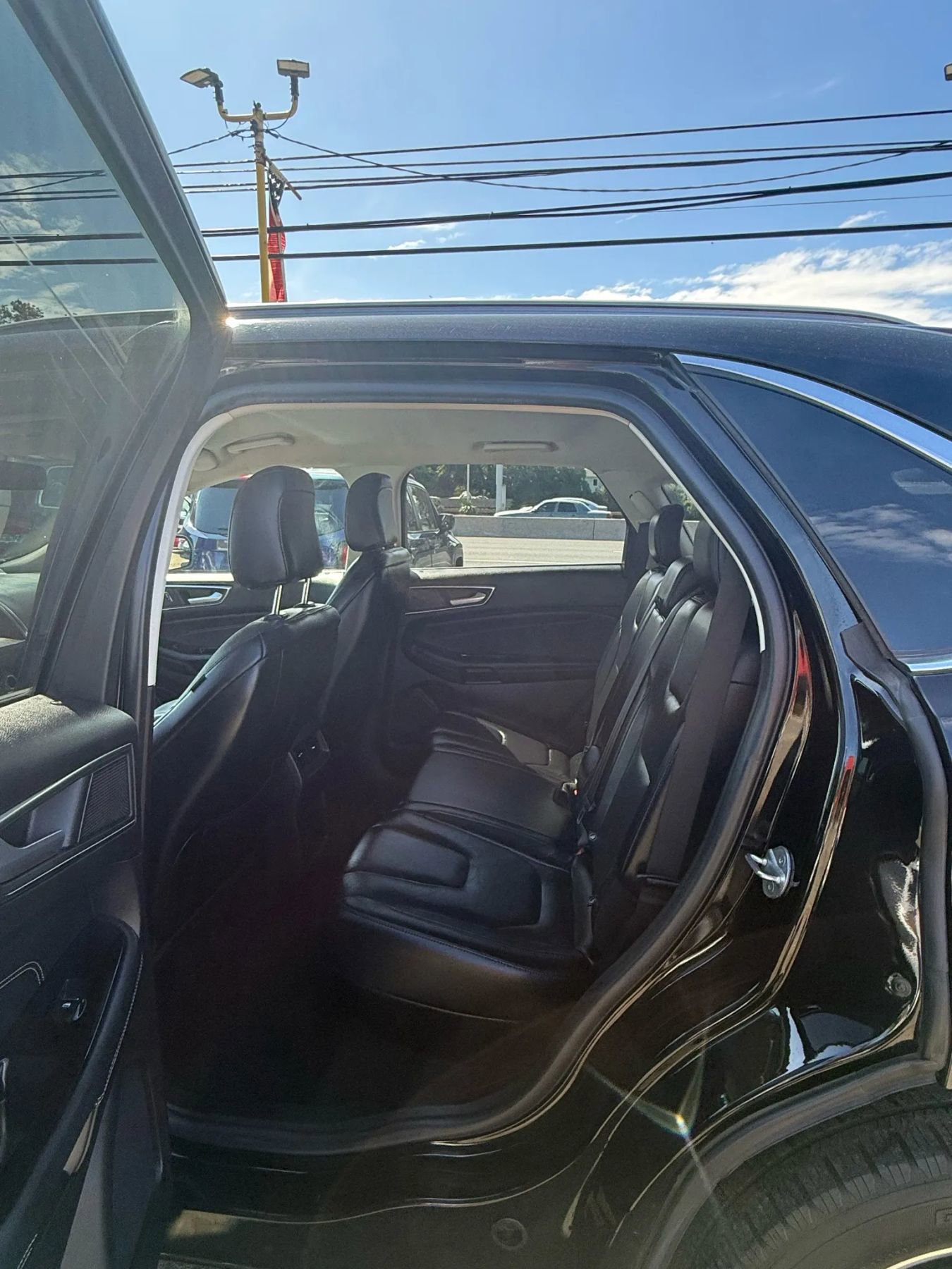 Used 2020 Ford Edge Titanium image 12