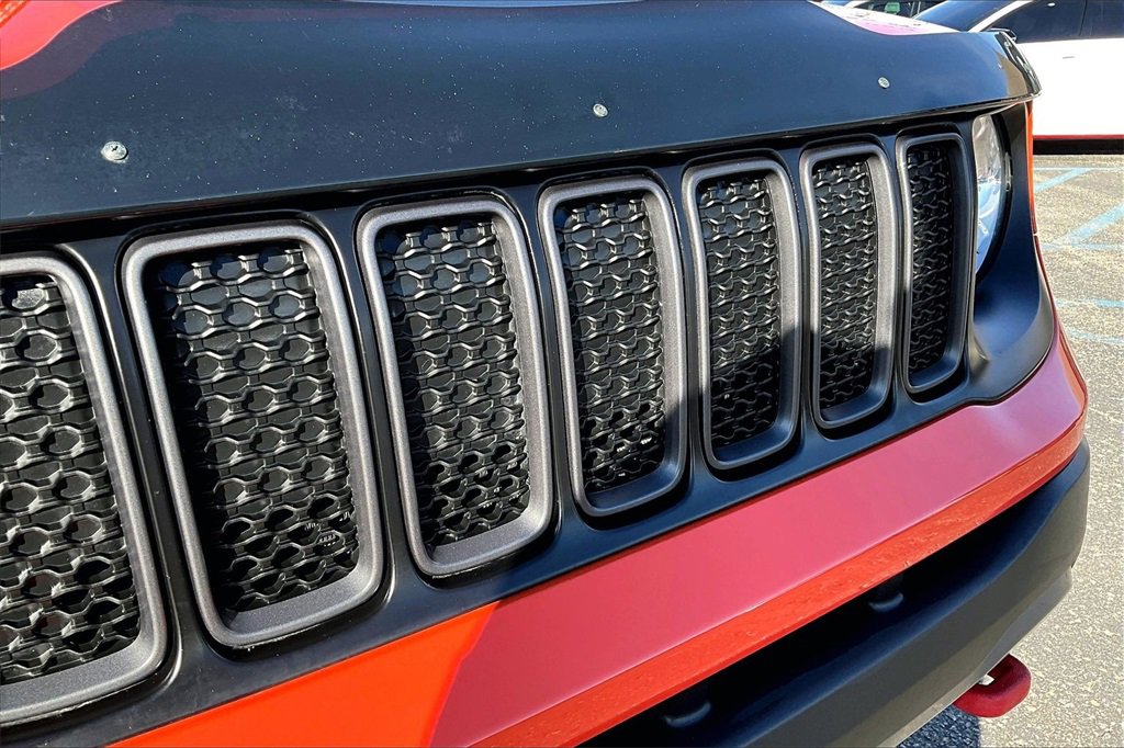 Used 2021 Jeep Renegade Trailhawk image 28