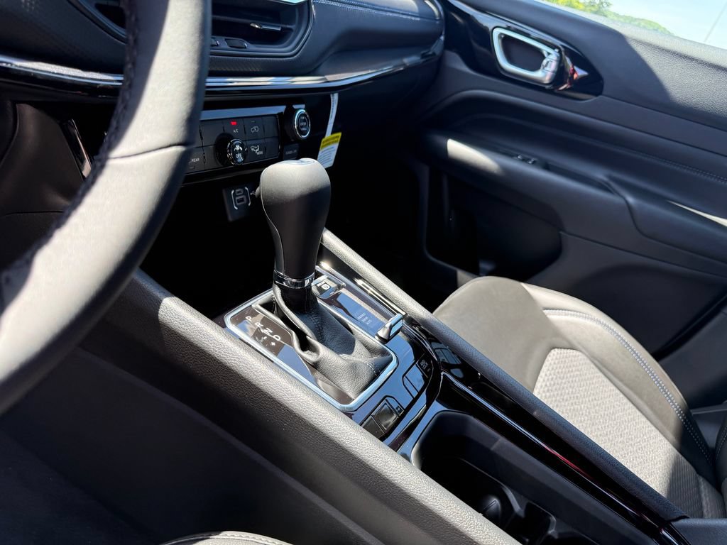 New 2026 Jeep Compass Latitude AWD/4WD image 19