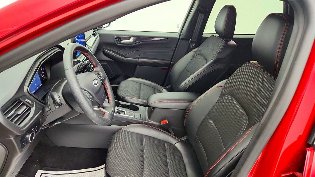Used 2024 Ford Escape ST-Line AWD/4WD image 17