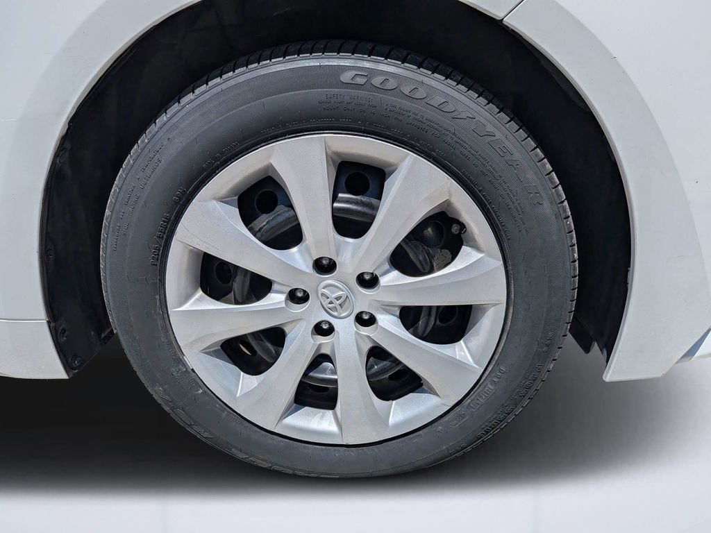 Used 2023 Toyota Corolla LE FWD image 10