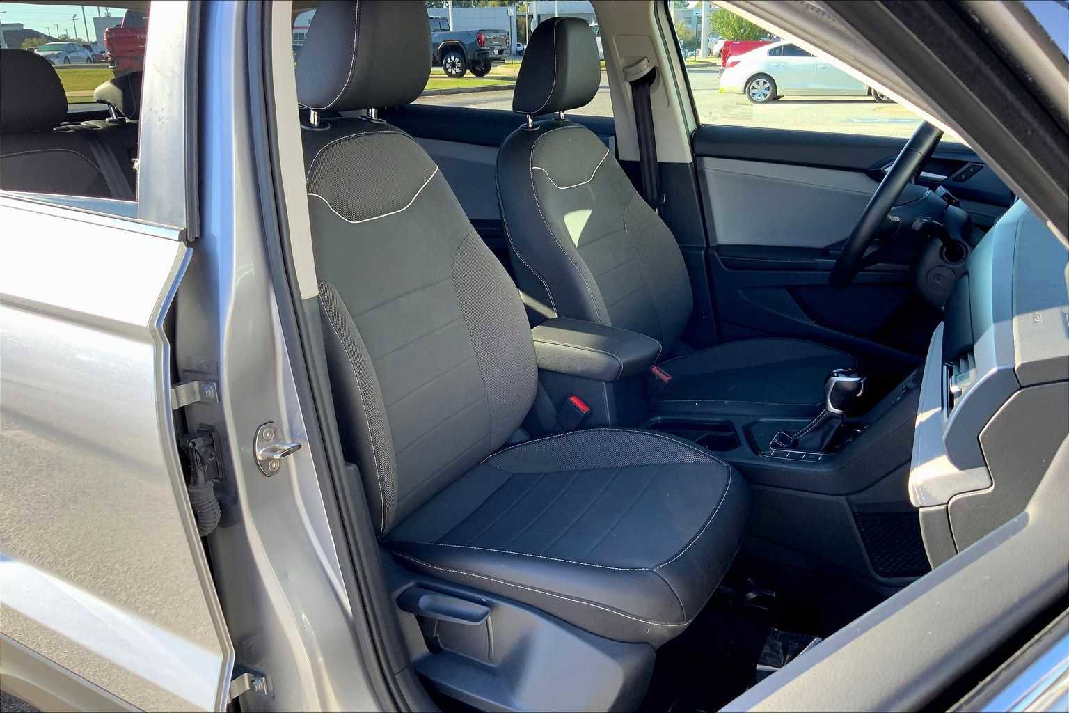 Used 2024 Volkswagen Taos SE image 8