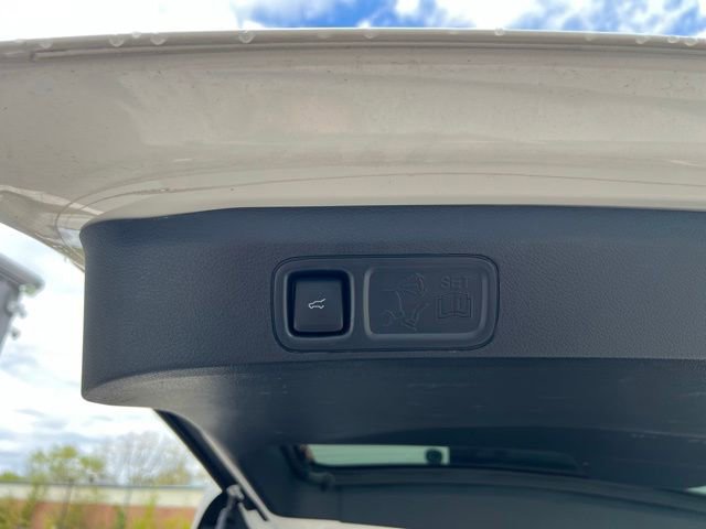 Used 2024 Ford Expedition Limited AWD/4WD image 16