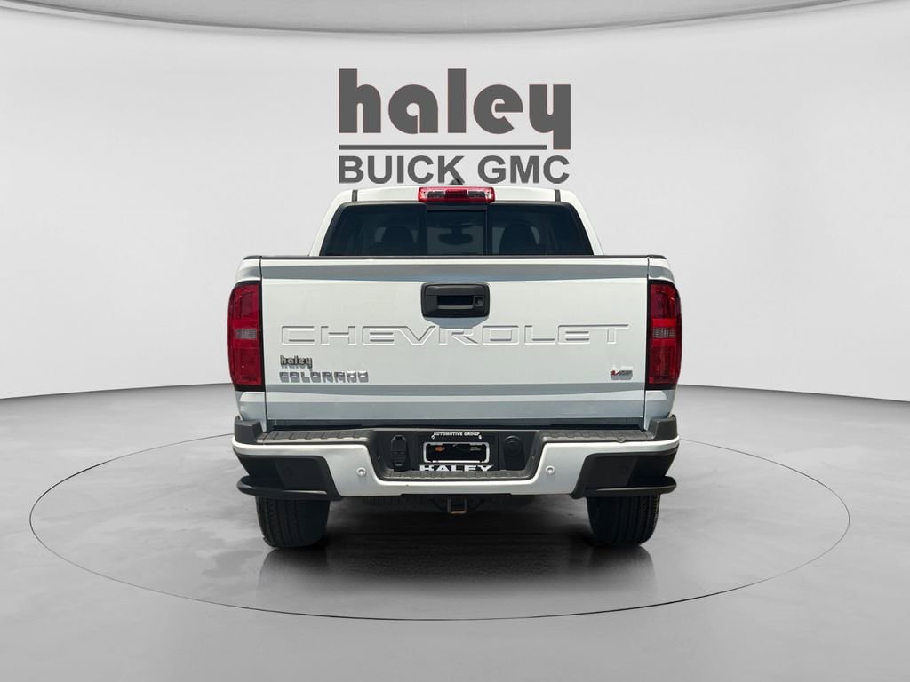 Used 2022 Chevrolet Colorado Z71 AWD/4WD image 4