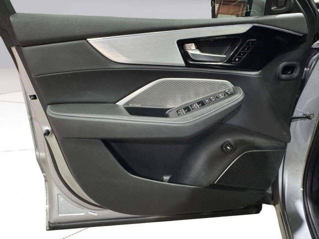 Used 2024 Acura MDX w/ Technology Package FWD image 14