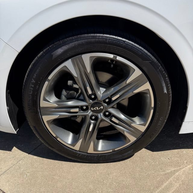 Used 2023 Kia K5 EX w/ EX Premium Package FWD image 9