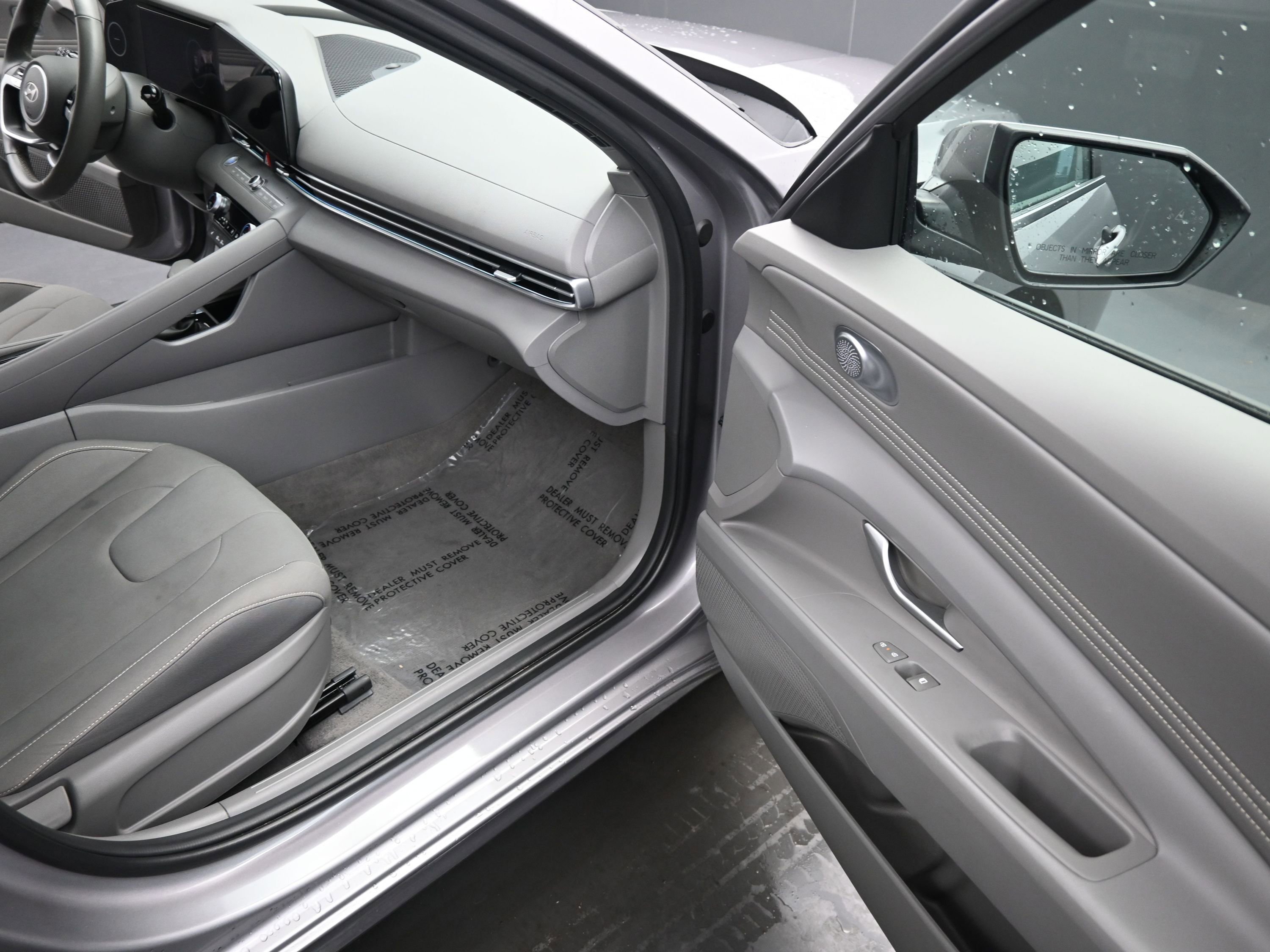 Used 2025 Hyundai Elantra SEL image 22