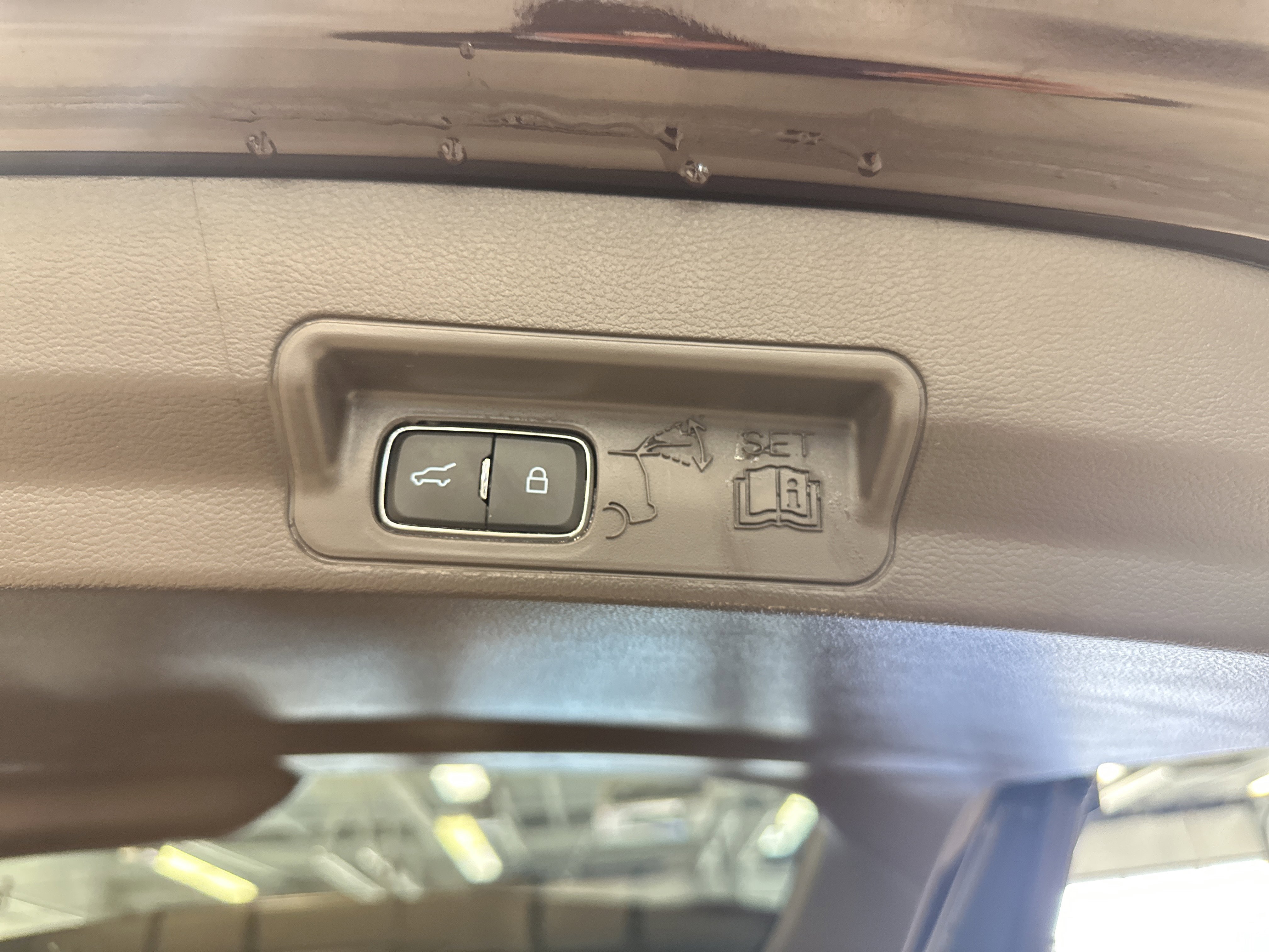 Used 2022 Ford Explorer Platinum w/ Technology Package image 33