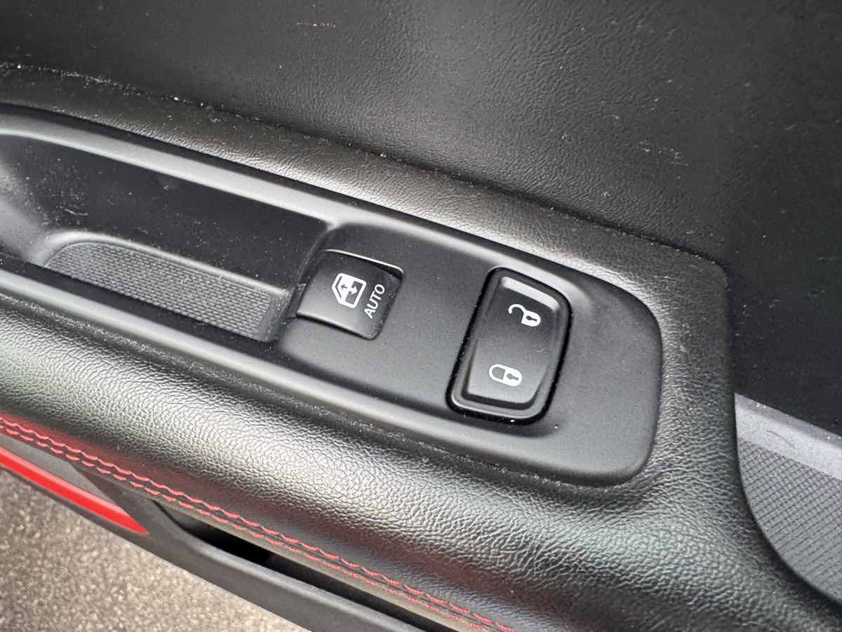 Used 2019 Jeep Compass Trailhawk w/ Cold Weather Group image 31