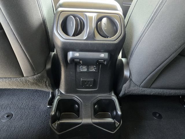 Used 2020 Jeep Wrangler Unlimited Sahara w/ Uconnect 4C Nav & Sound Group AWD/4WD image 13
