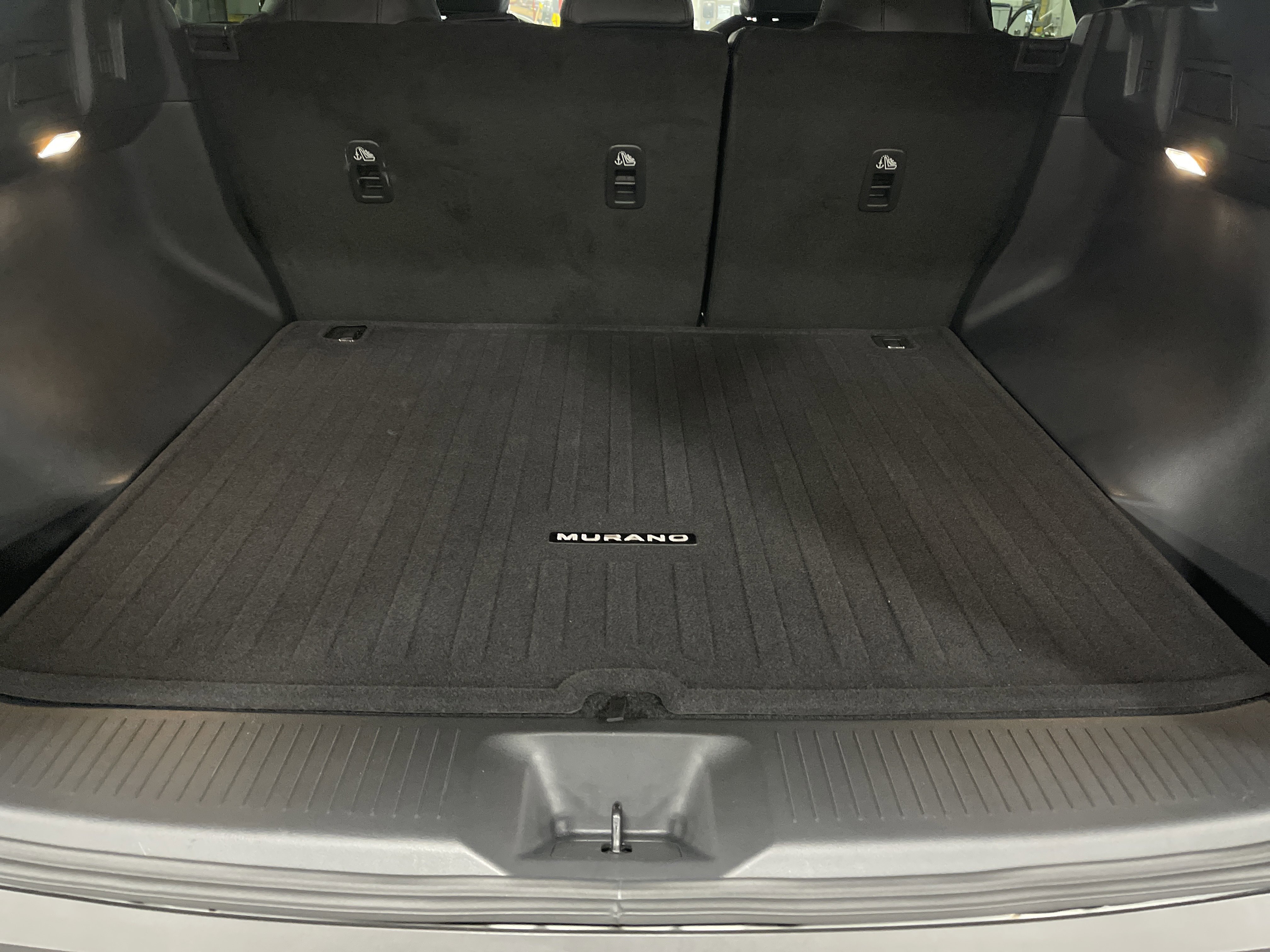 Used 2025 Nissan Murano SV image 12