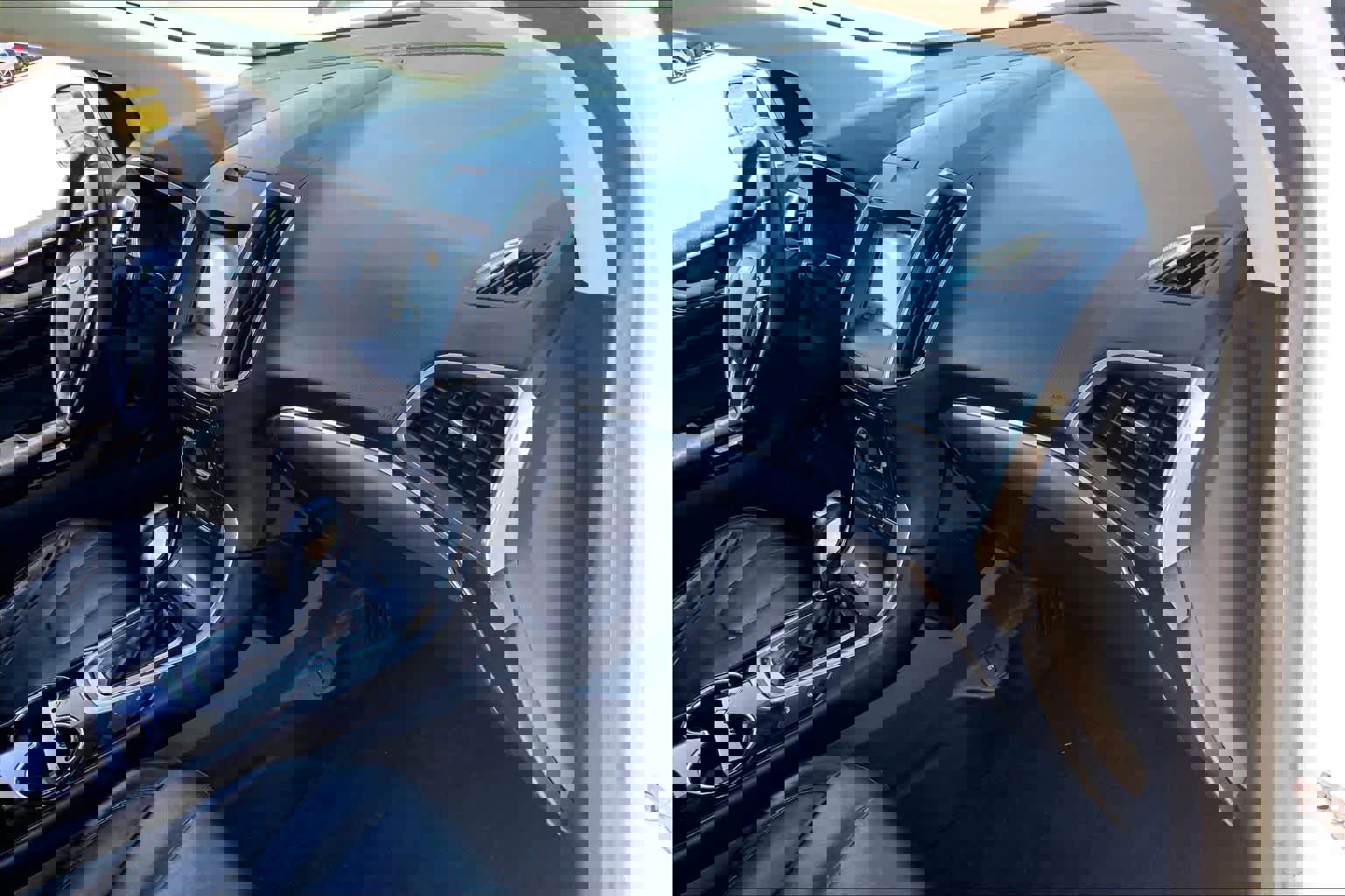 Used 2016 Ford Edge Titanium w/ Equipment Group 302A AWD/4WD image 19